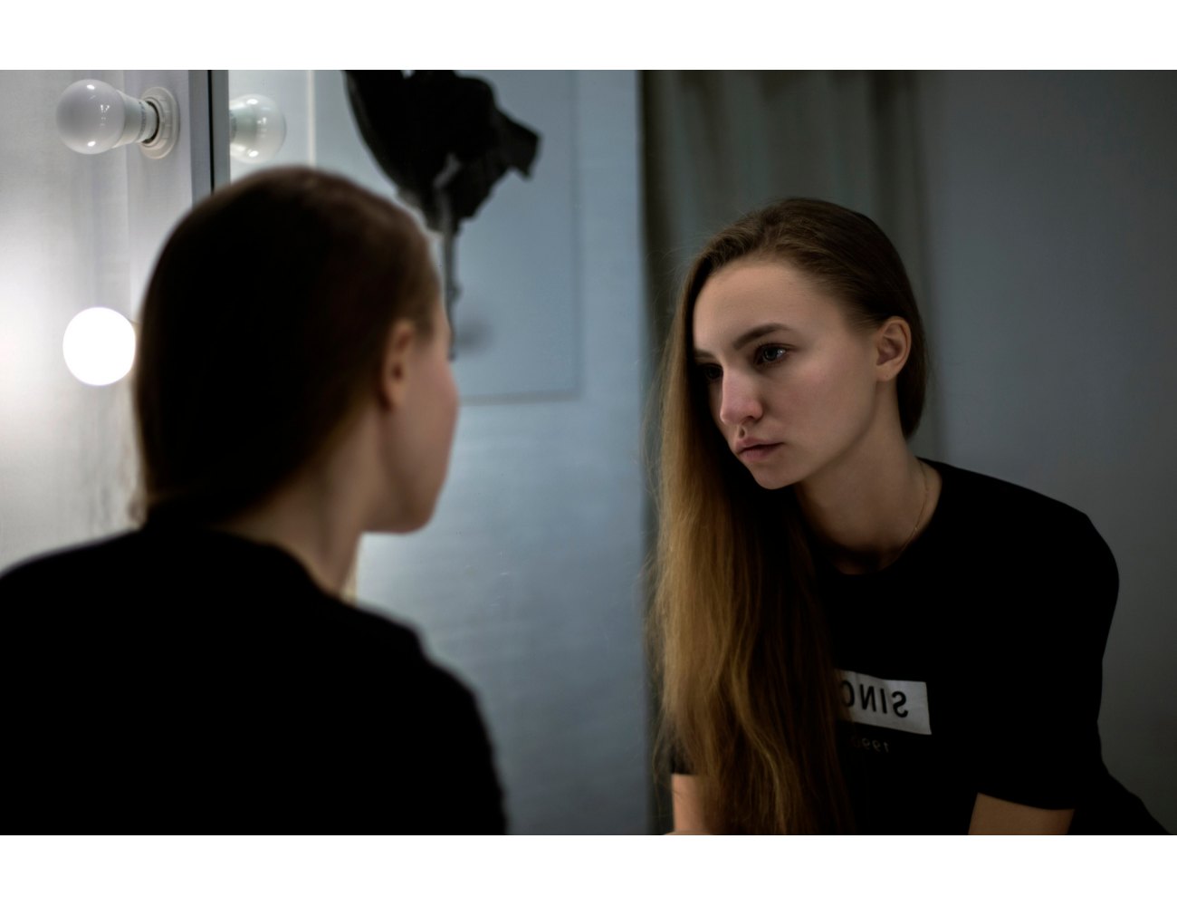 Закриті комедони: що це таке, чому з’являються і як їх позбутися